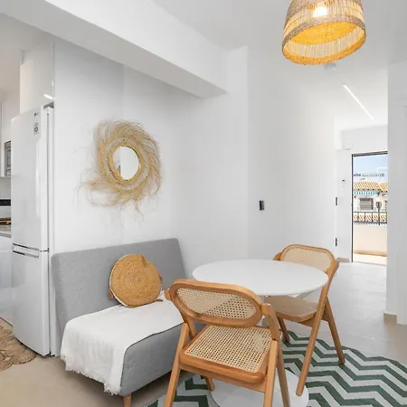 Duplex En Planta Alta Con Vistas Al Mar Y Acceso Piscina *